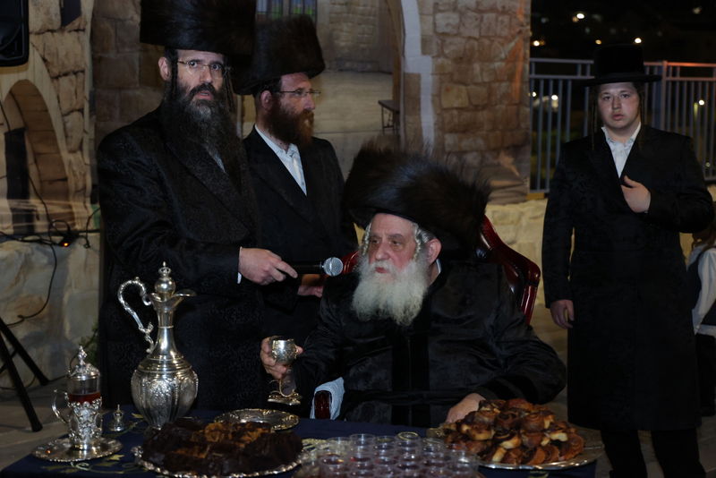 ל"ג בעומר בחצה"ק קאסוב ויז'ניץ