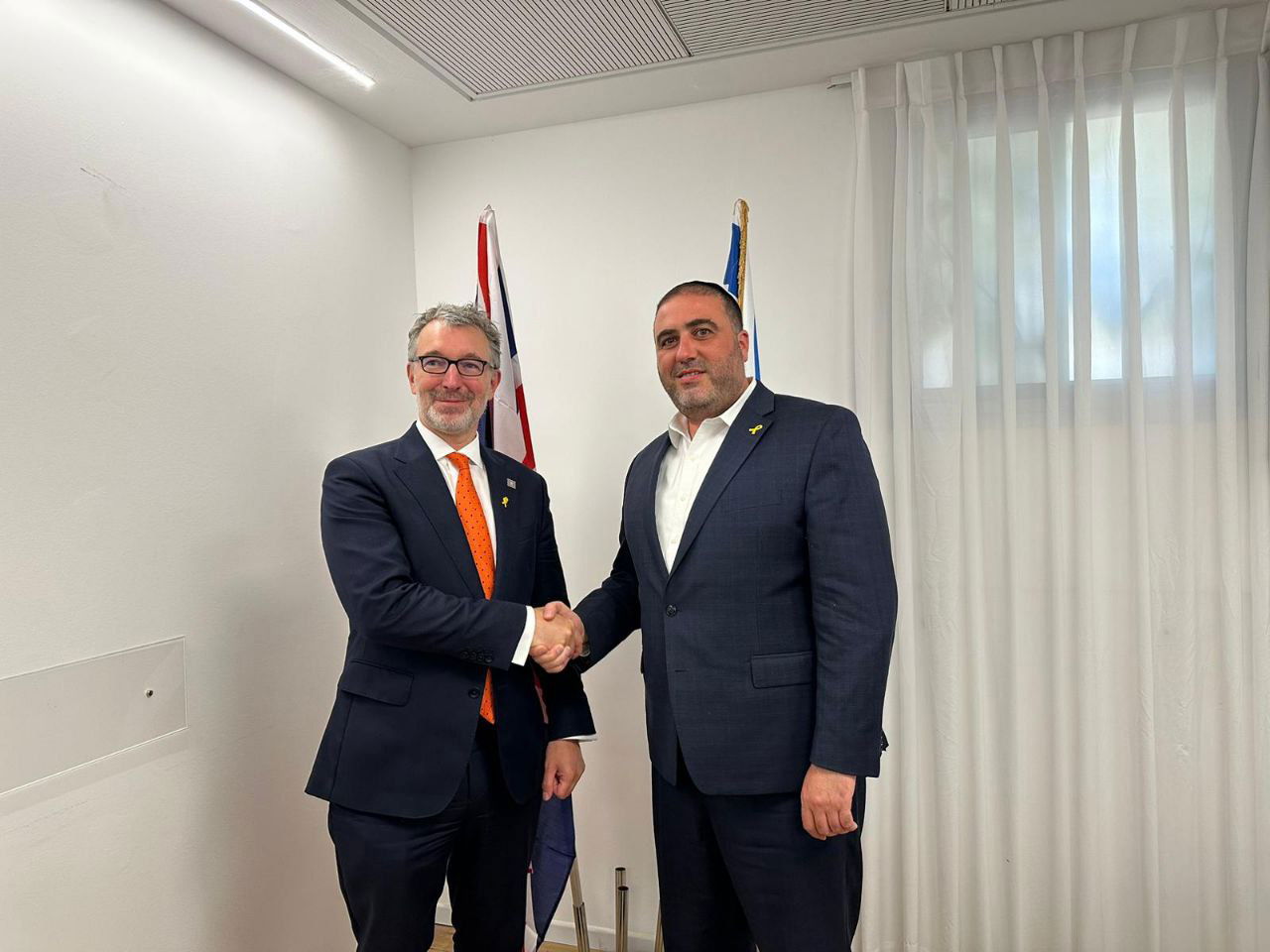 שני פצועים קשה בפיגוע דריסה ליד שכם |  דיווחים על תקיפות צה"ל בסוריה ובלבנון