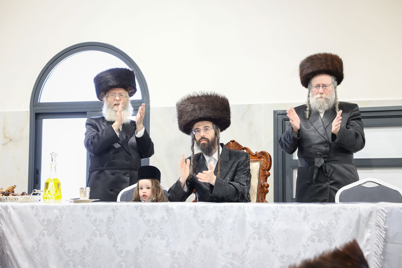 מעמד ה'חלאקה' לבן האדמו"ר מזוויעיהל