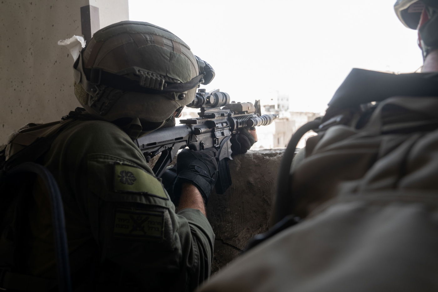 הלחימה העצימה ברחבי עזה נמשכת; חוליות מחבלים חוסלו