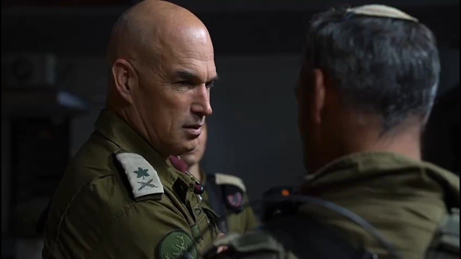 מפקד פיקוד הצפון בהערכת המצב בתחנת הכיבוי בקריית שמונה