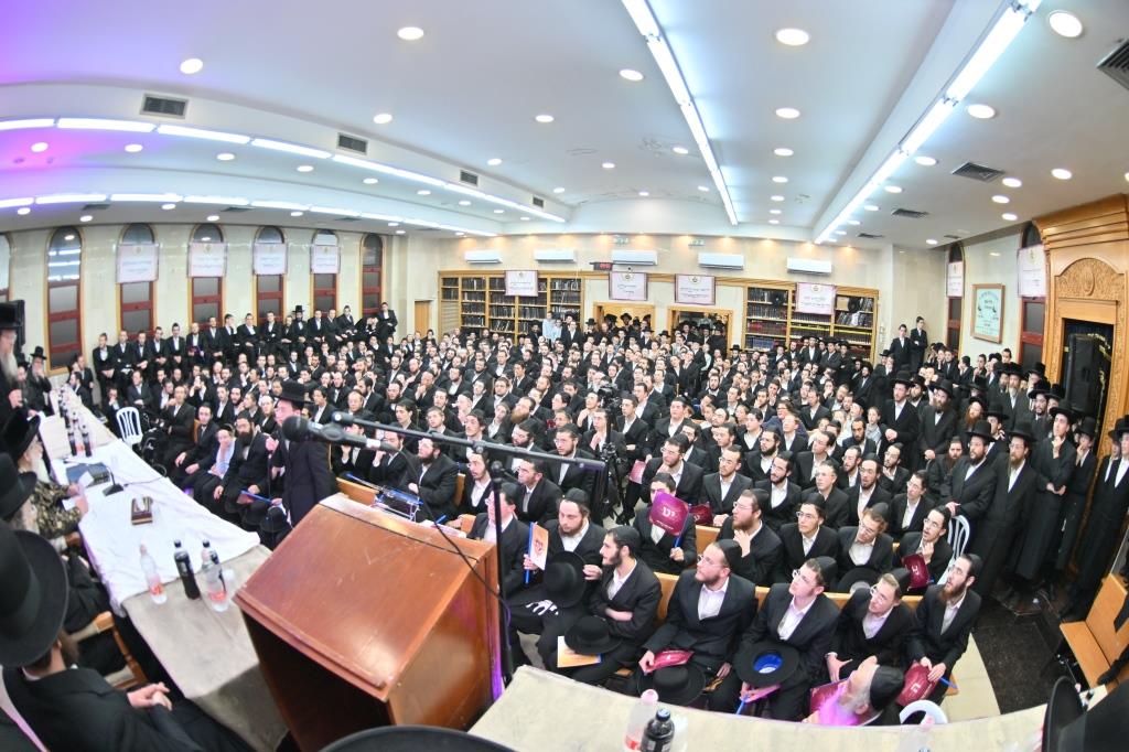 האדמו"ר מויז'ניץ בישיבות גור באשדוד