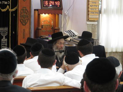 הרה"צ רבי אלימלך בידרמן בשיחת הכנה בשיכון ג'