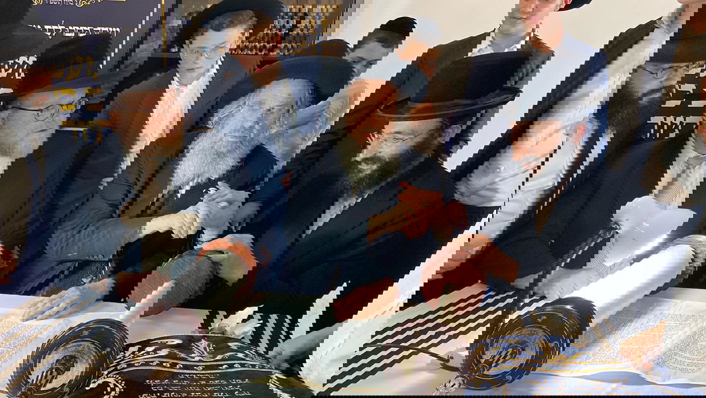 כתיבת אותיות בישיבת חברון