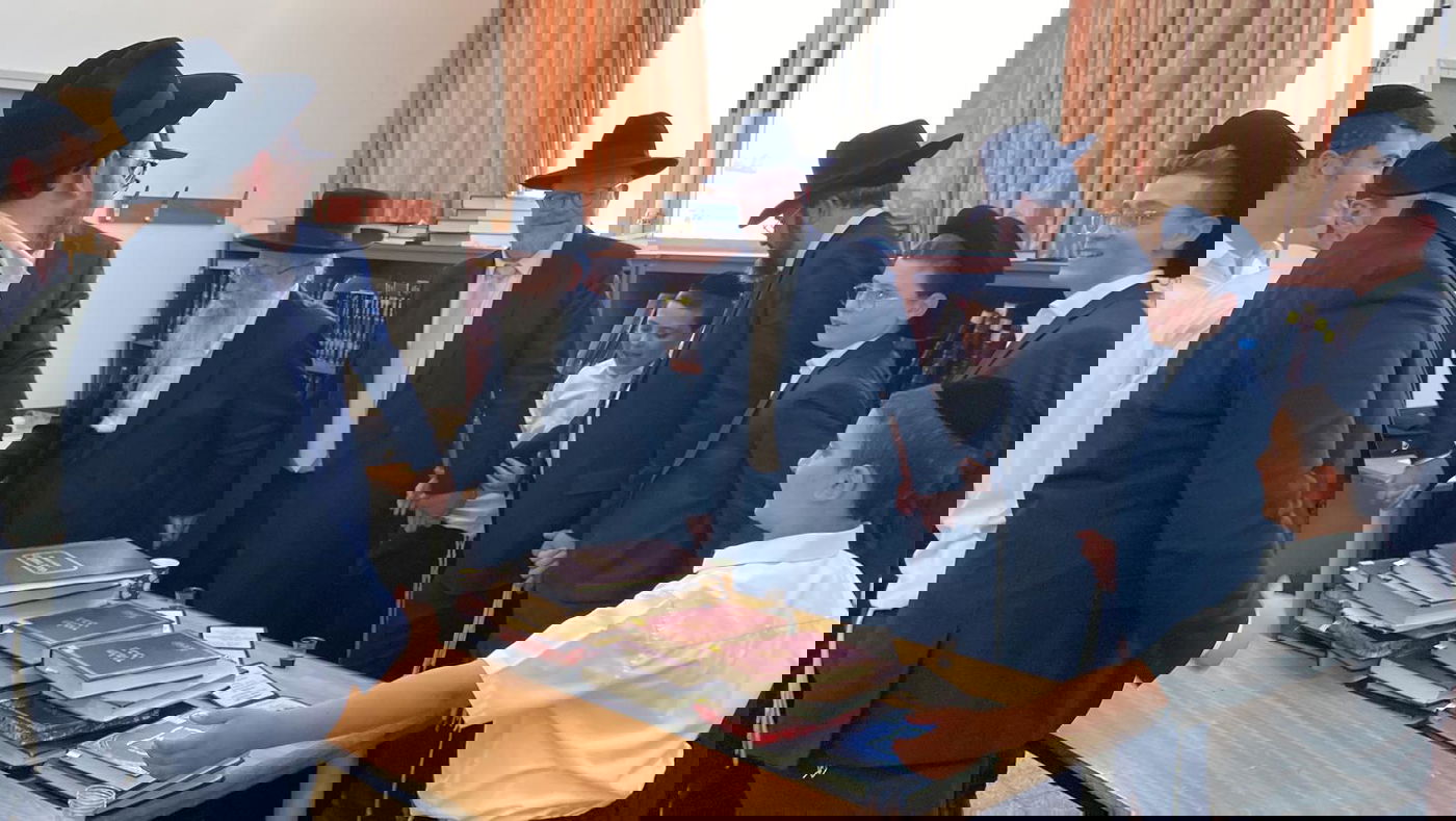 כתיבת אותיות בישיבת חברון