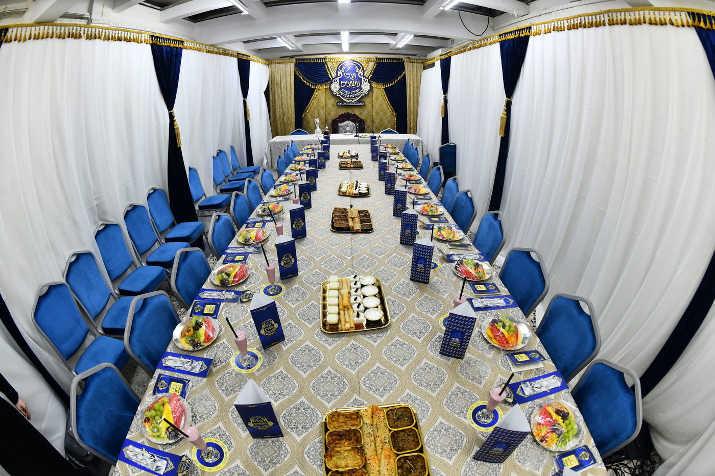 האדמו"ר מויז'ניץ בתפילת השל"ה