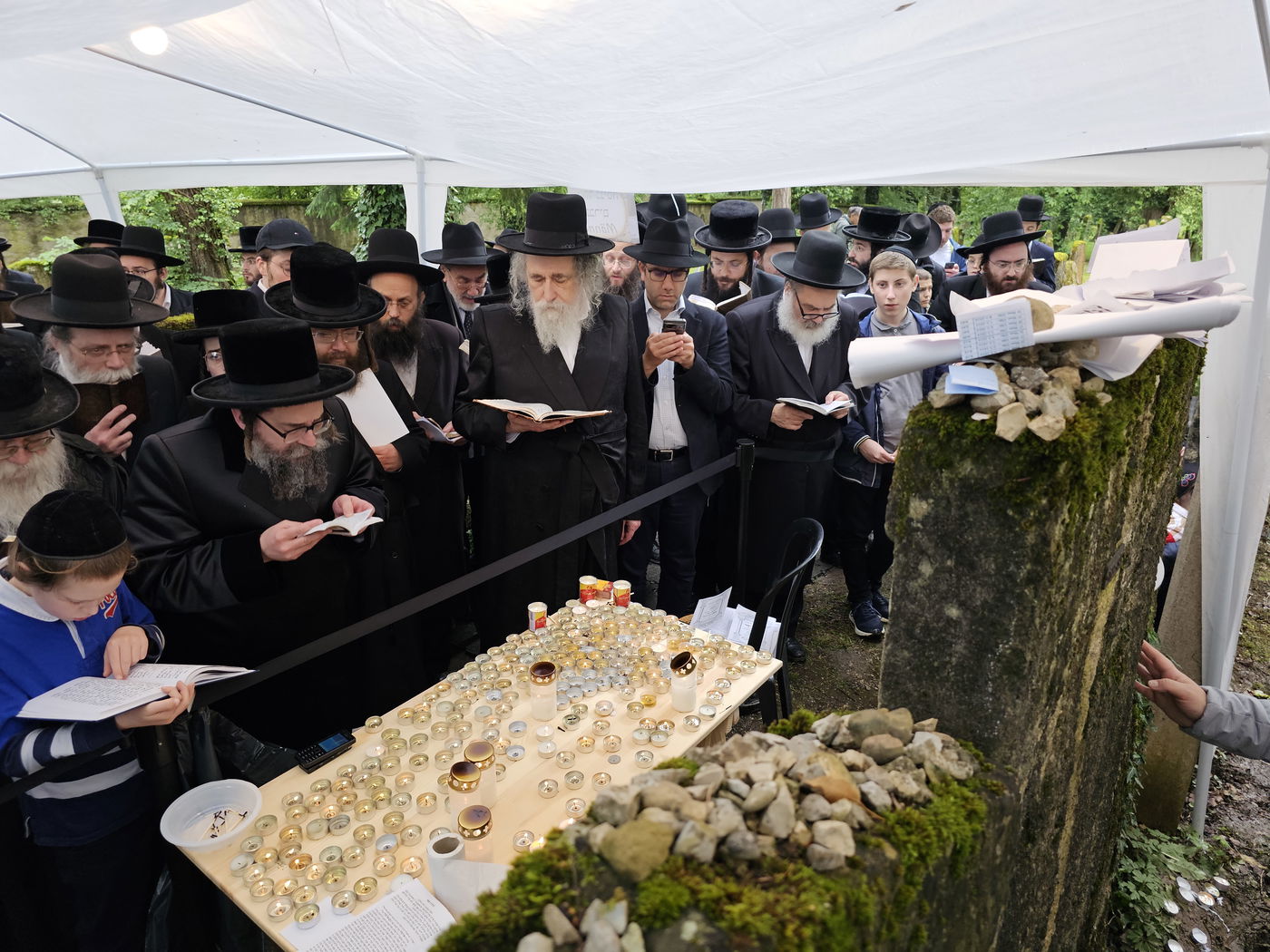 עליה לציון הגה"ק רבי רפאל ריס זצ"ל בשווייץ