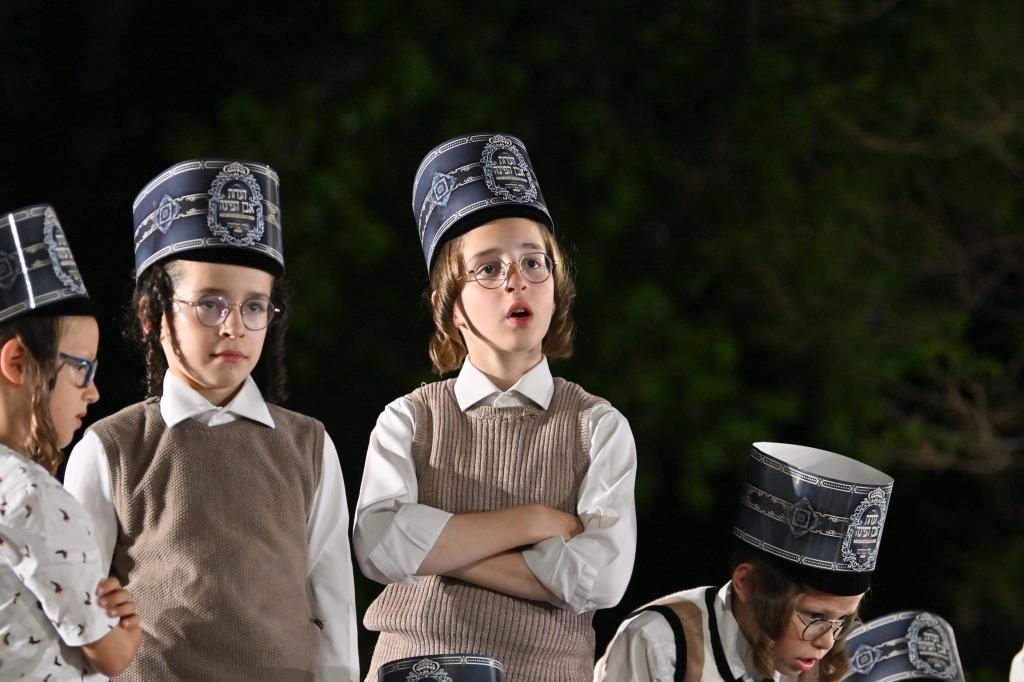 הנחת אבן הפינה ויז'ניץ באשדוד