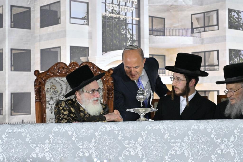 הנחת אבן הפינה ויז'ניץ באשדוד