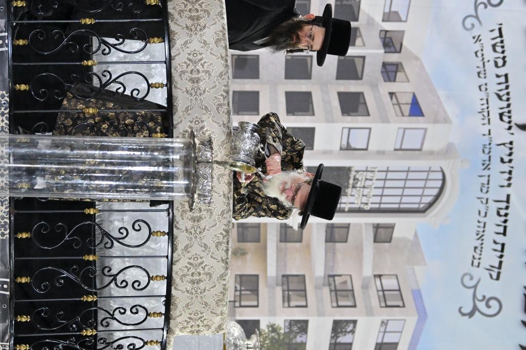 הנחת אבן הפינה ויז'ניץ באשדוד