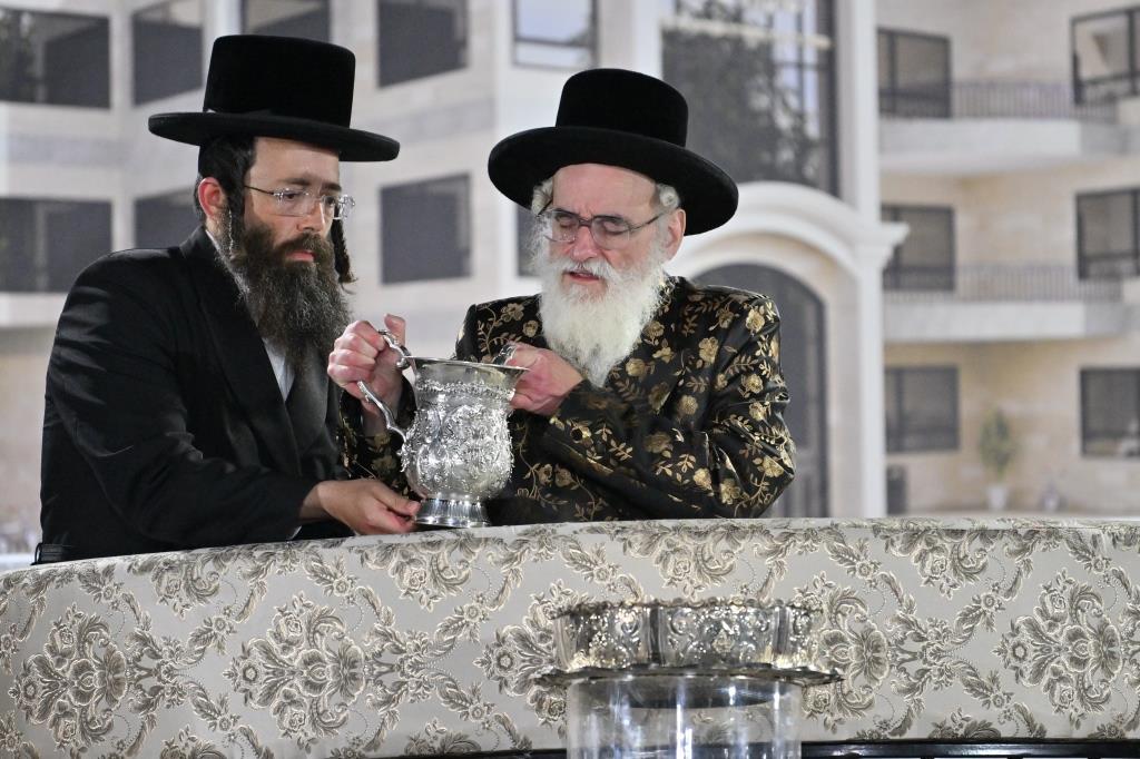 הנחת אבן הפינה ויז'ניץ באשדוד