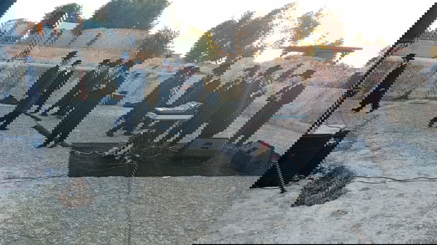 האדמו"ר מאונגוואר, בהדלקה בקרב שמואל הנביא 