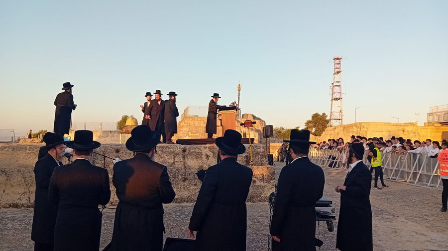 האדמו"ר מאונגוואר, בהדלקה בקרב שמואל הנביא