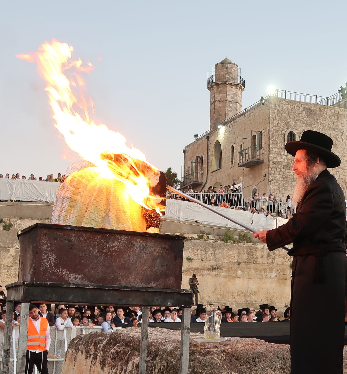 האדמו"ר מאונגוואר, בהדלקה בקרב שמואל הנביא 