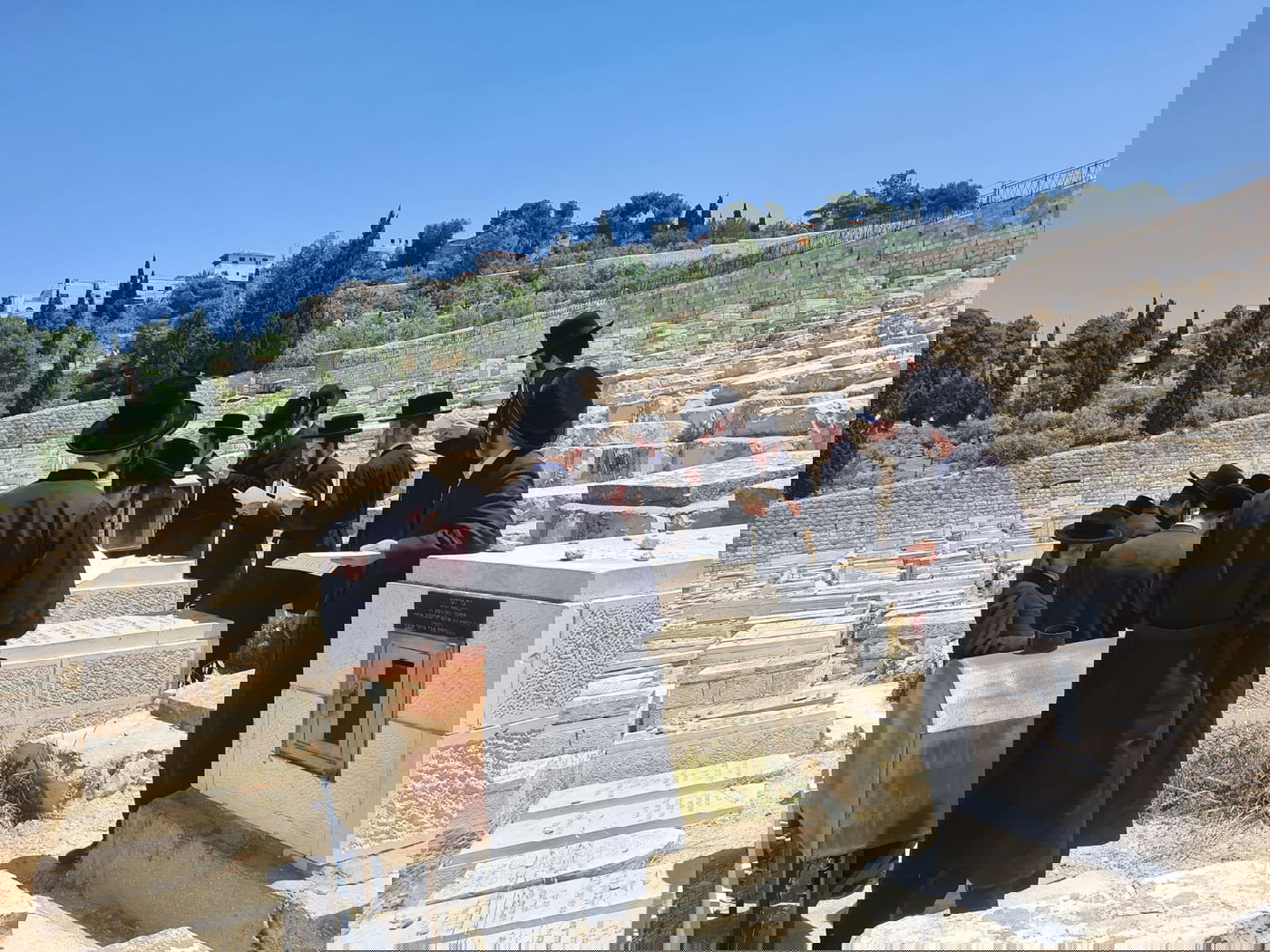 טיש הילולא בלעלוב ביתר