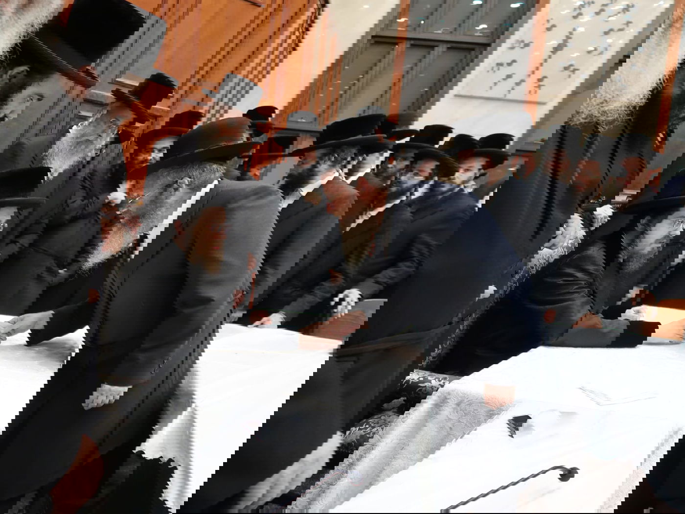 ראש חודש סיון בצל האדמו"ר מסאדיגורה