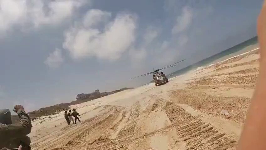 נועה ארגמני מלווה בלוחמי הימ"מ 