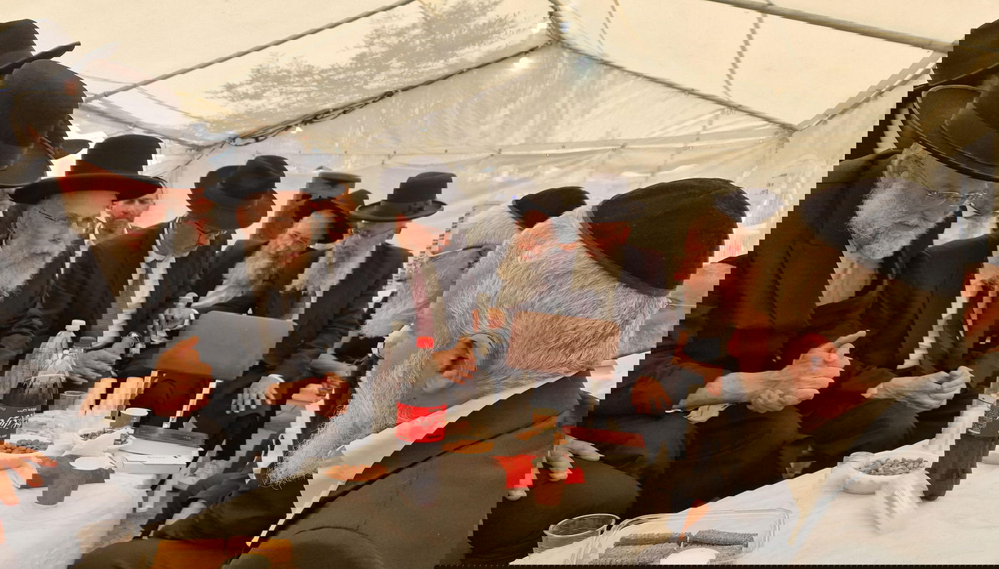 ניחום אבלים אצל הרבנים לבית כהן 