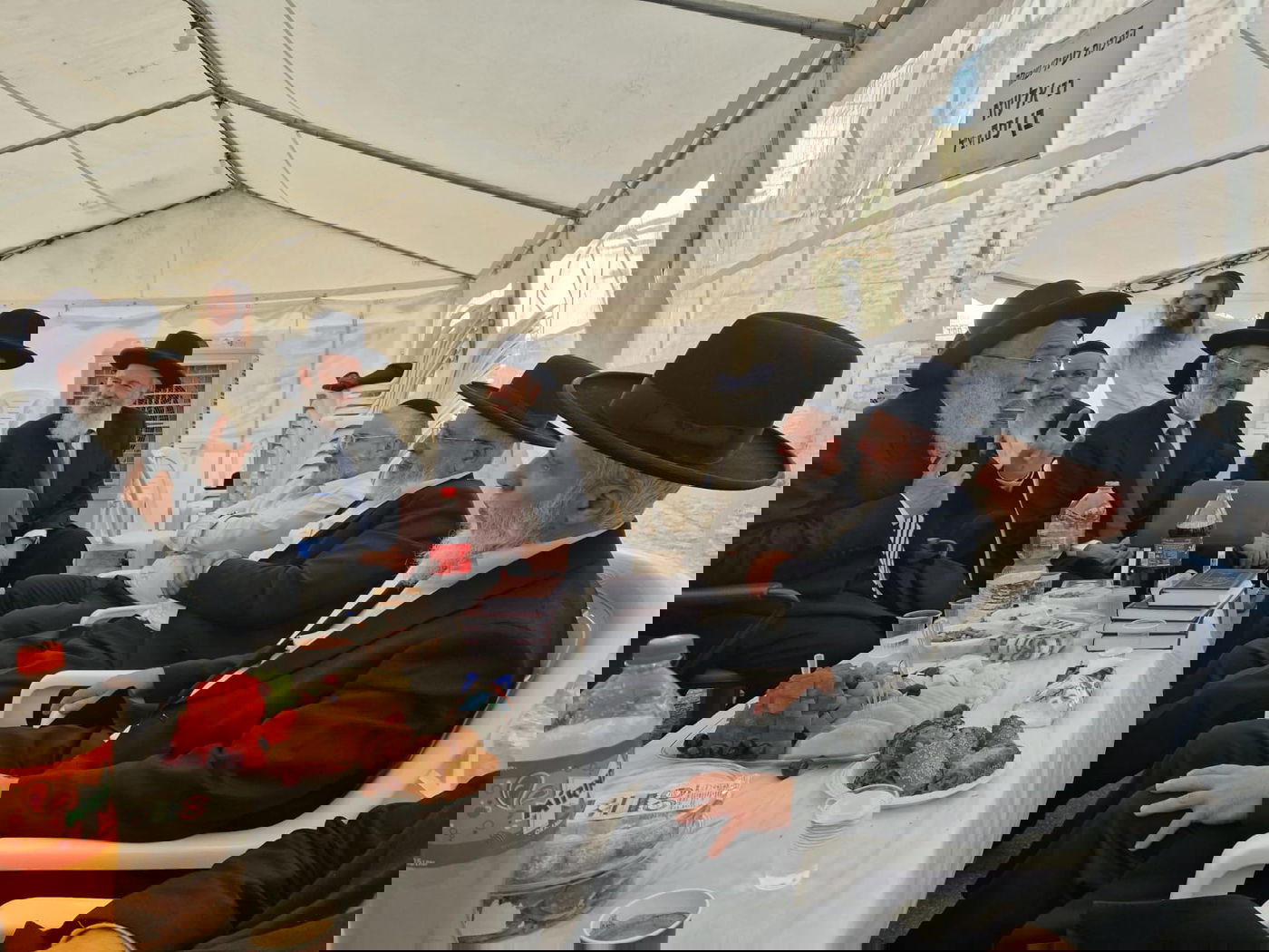 ניחום אבלים אצל הרבנים לבית כהן 