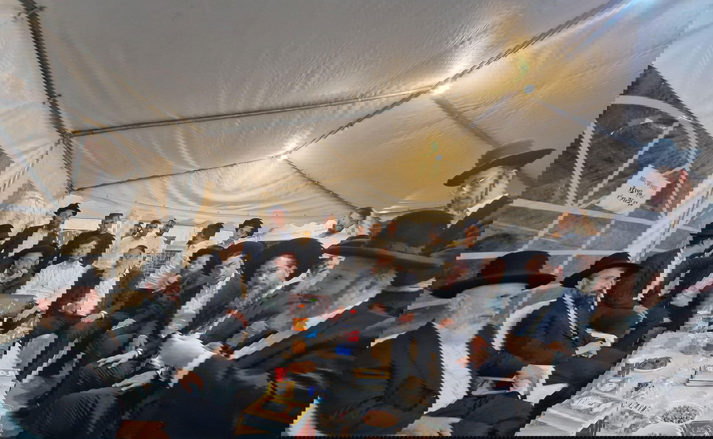 ניחום אבלים אצל הרבנים לבית כהן 