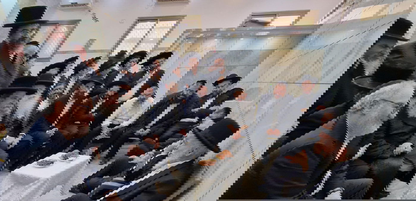 ניחום אבלים אצל הרבנים לבית כהן 