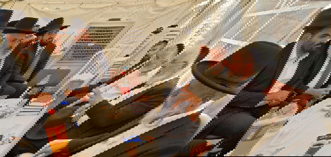 ניחום אבלים אצל הרבנים לבית כהן 