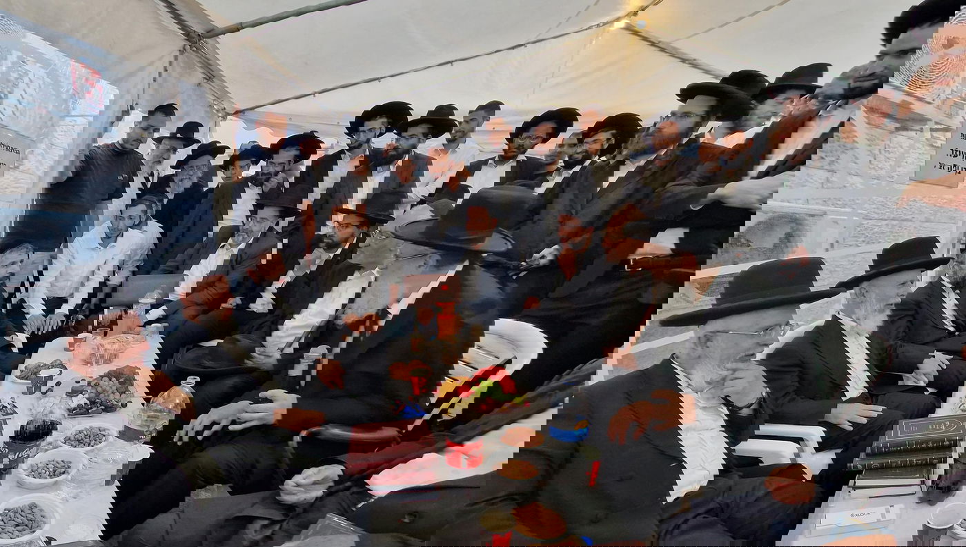 ניחום אבלים אצל הרבנים לבית כהן 