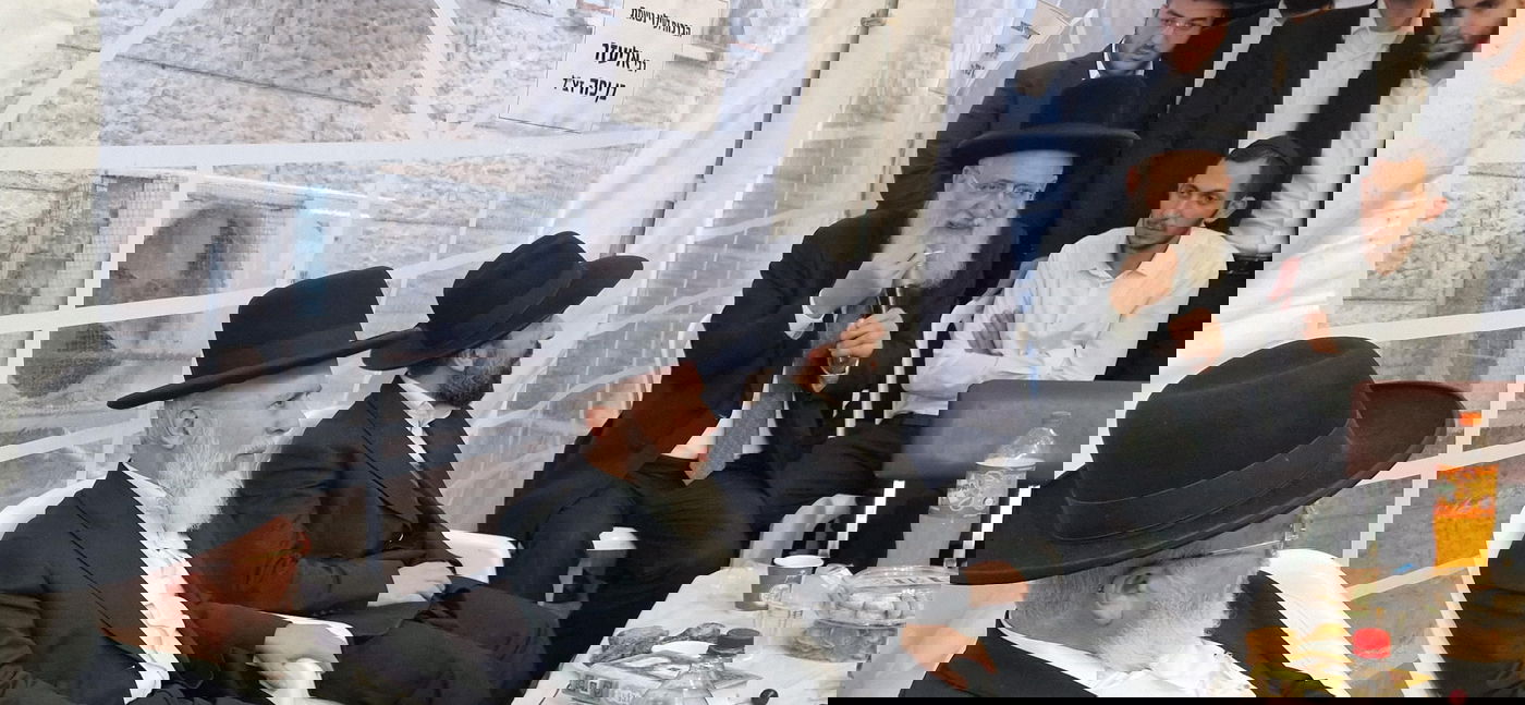 ניחום אבלים אצל הרבנים לבית כהן 