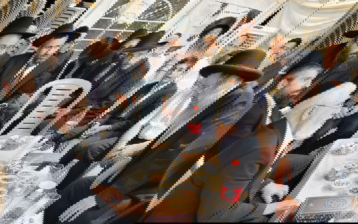 ניחום אבלים אצל הרבנים לבית כהן 