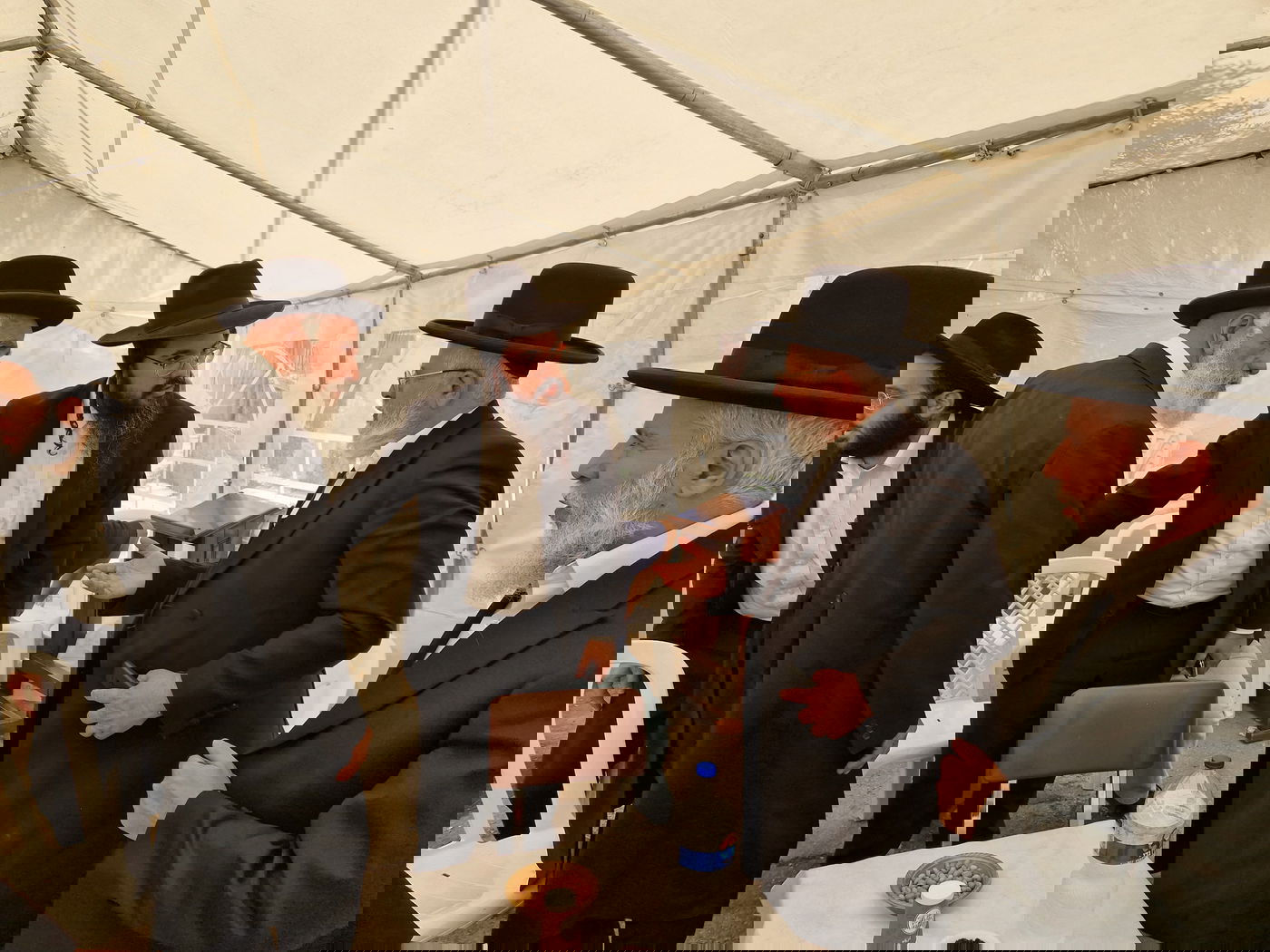 ניחום אבלים אצל הרבנים לבית כהן 