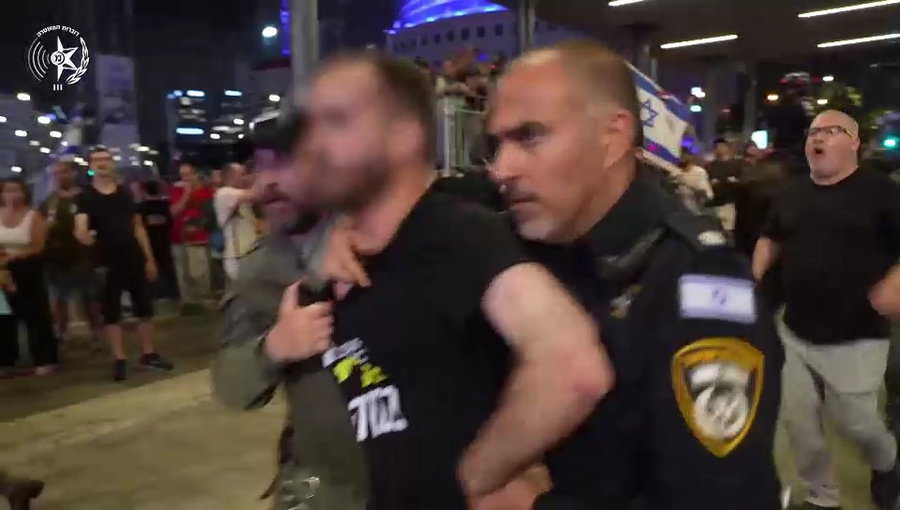 המחאה בתל אביב והמעצרים