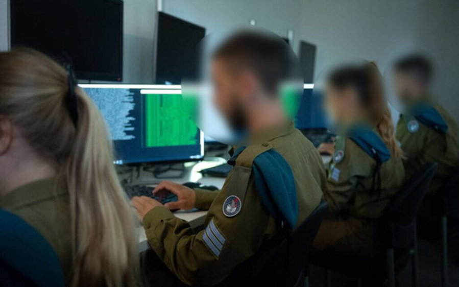חיילי 8200