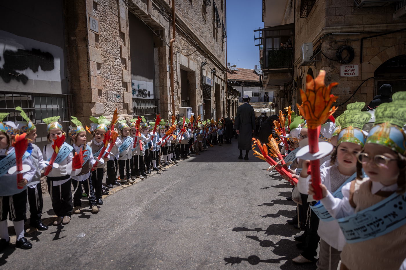 ילדי תולדות אהרן ערב חג השבועות