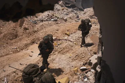 הלוחמים גילו פיר מנהרה בתוך בניין ממולכד - שפוצץ והוביל למותם של ארבעה לוחמים הי"ד