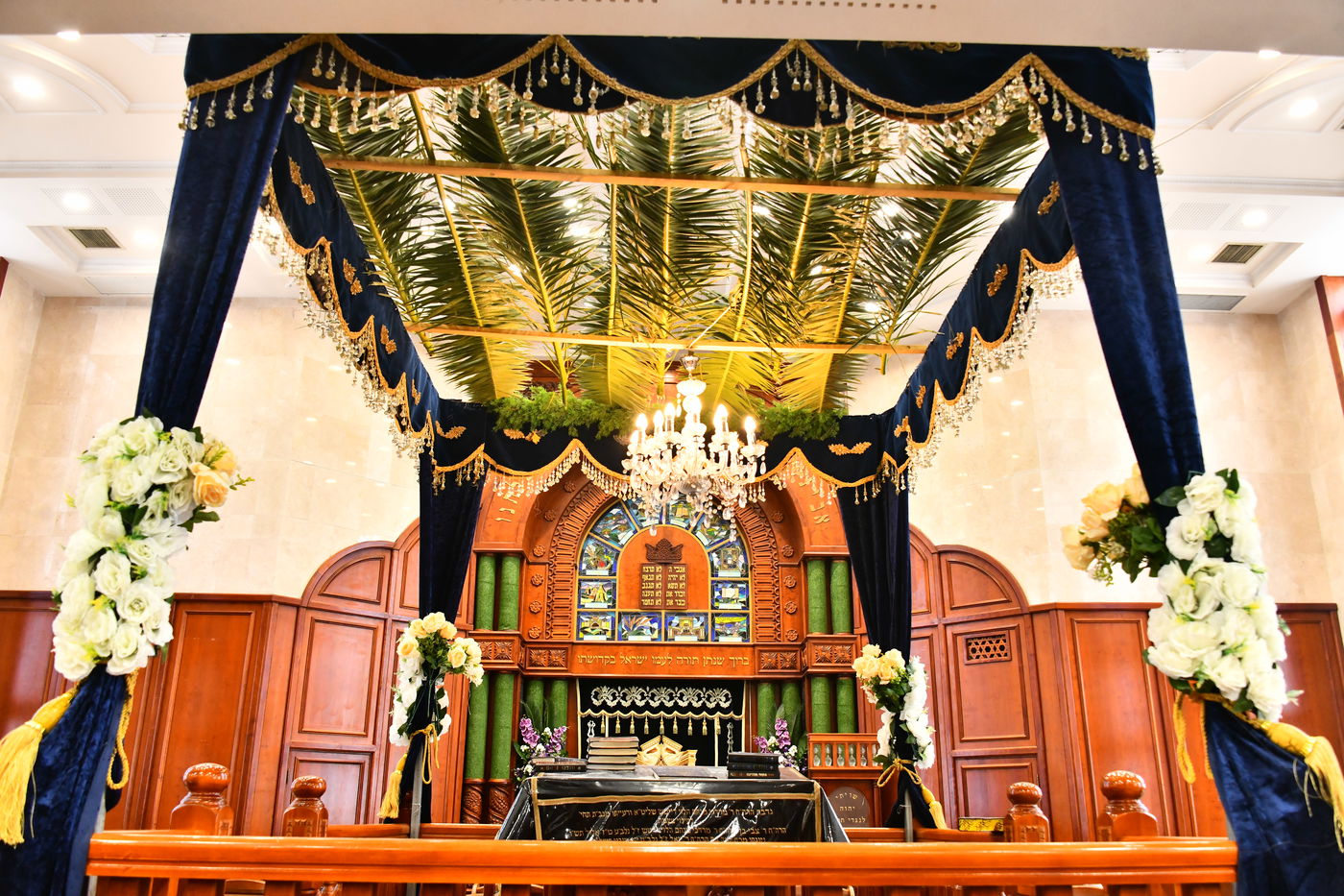 ערב חג השבועות בהיכלי הקודש בבני ברק