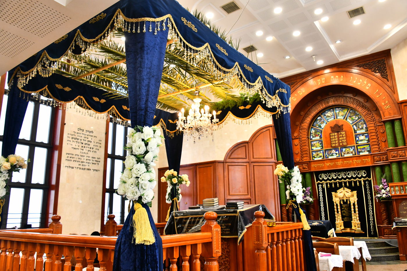 ערב חג השבועות בהיכלי הקודש בבני ברק