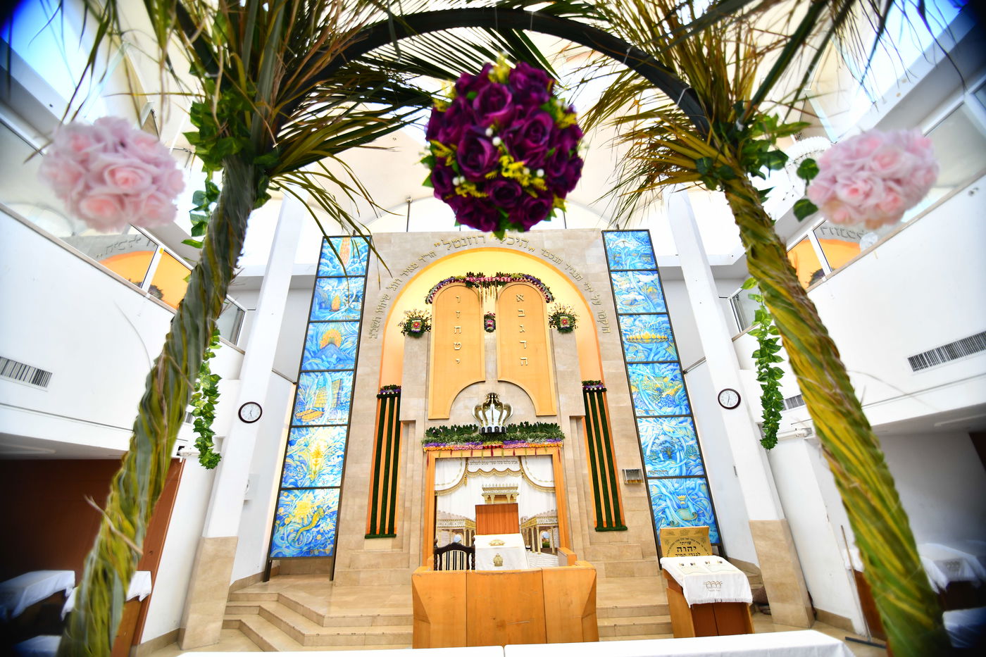 ערב חג השבועות בהיכלי הקודש בבני ברק