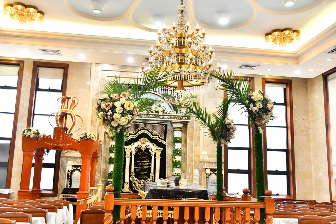 ערב חג השבועות בהיכלי הקודש בבני ברק