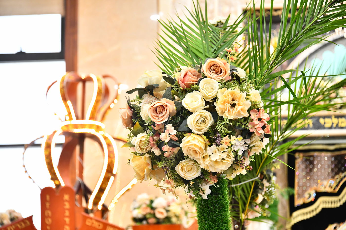 ערב חג השבועות בהיכלי הקודש בבני ברק