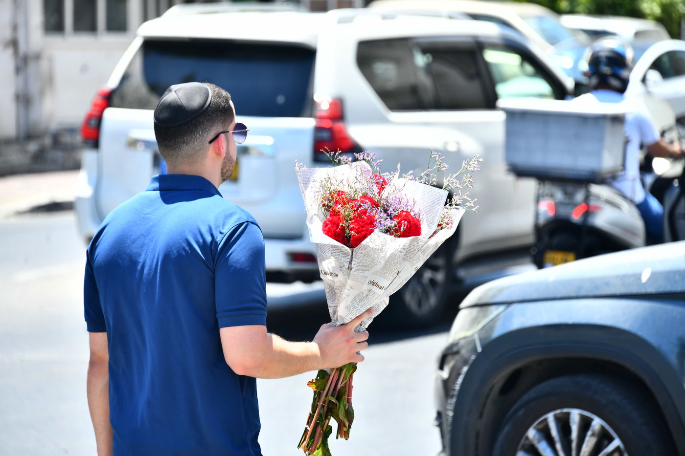 אוירת ערב חג בבני ברק