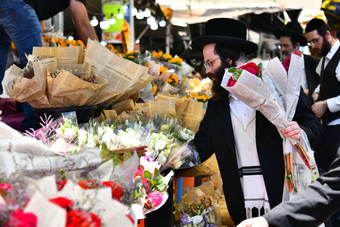 אוירת ערב חג בבני ברק