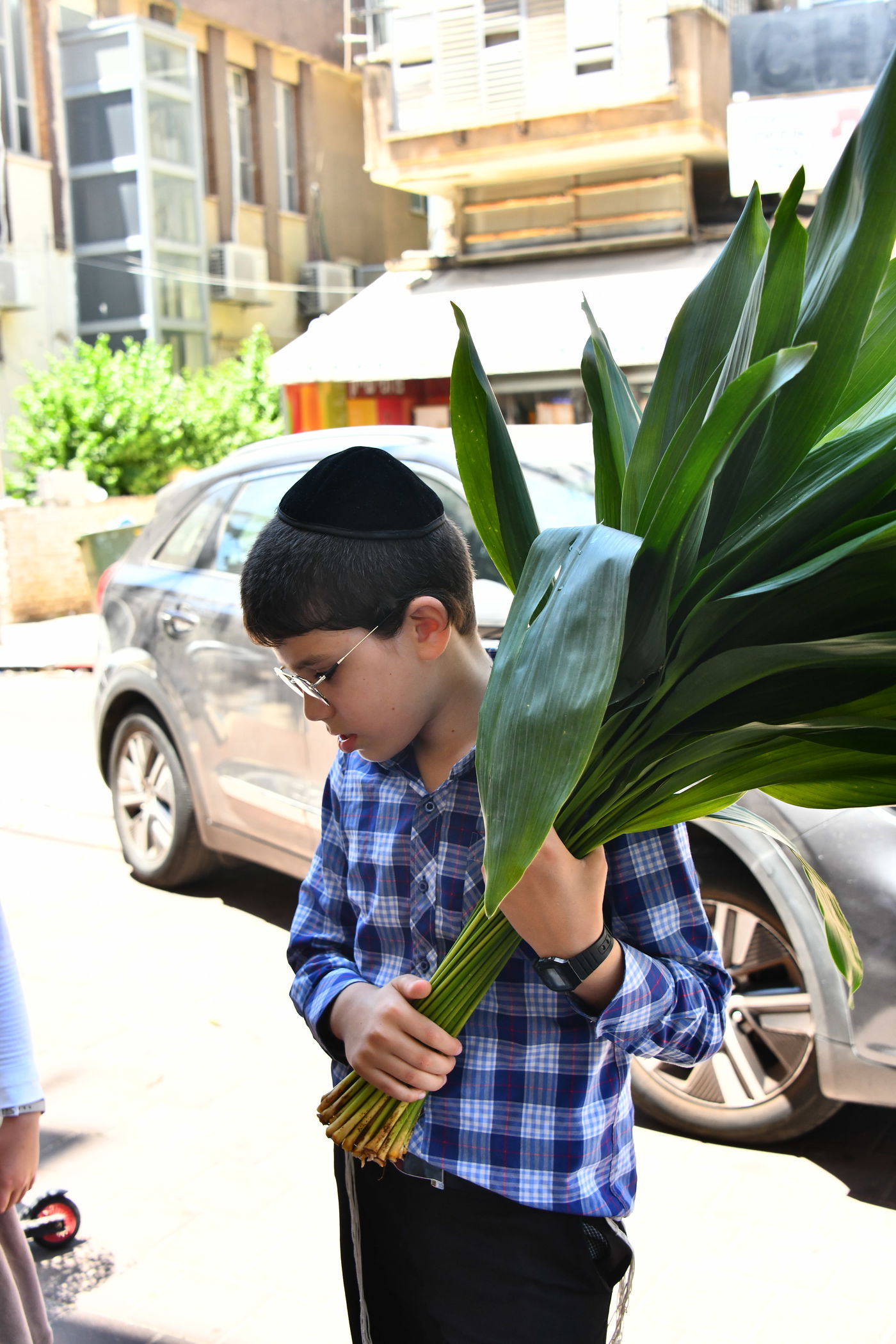 אוירת ערב חג בבני ברק
