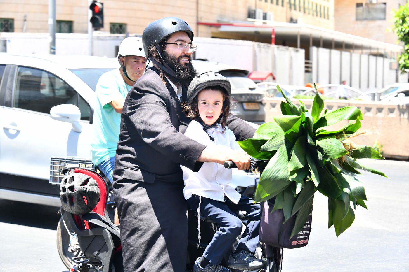 אוירת ערב חג בבני ברק