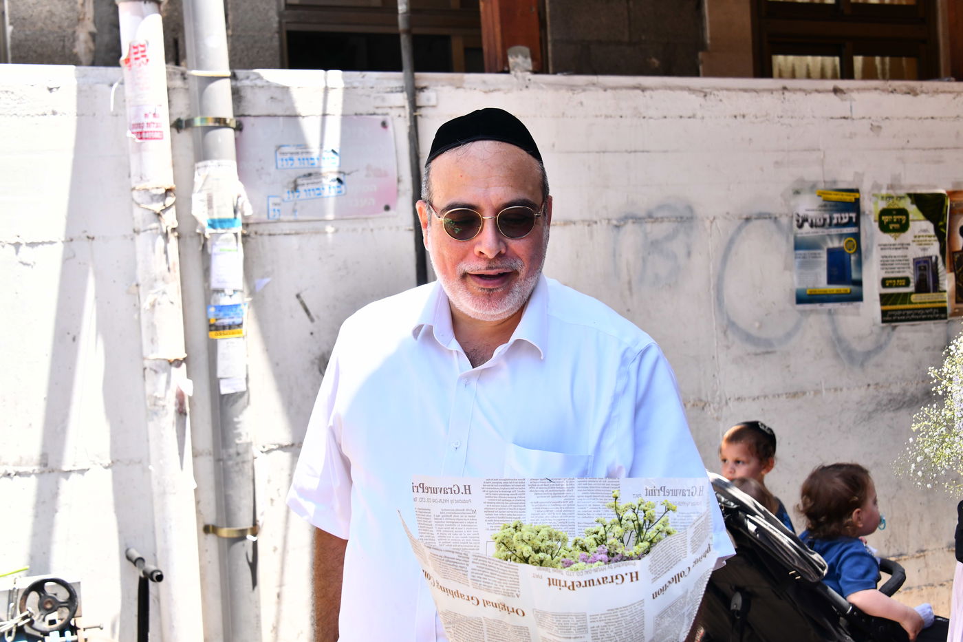 אוירת ערב חג בבני ברק