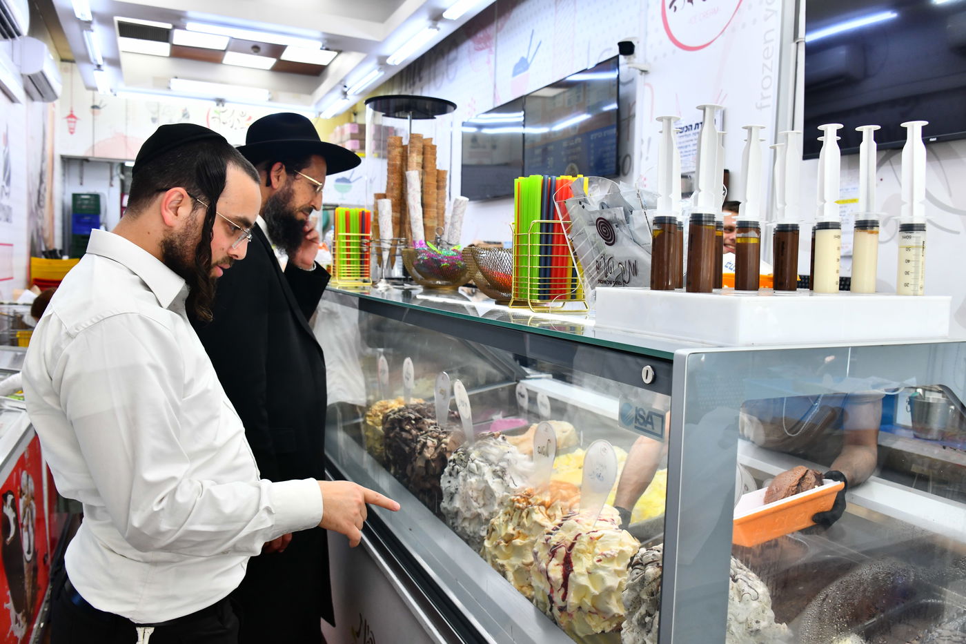 אוירת ערב חג בבני ברק