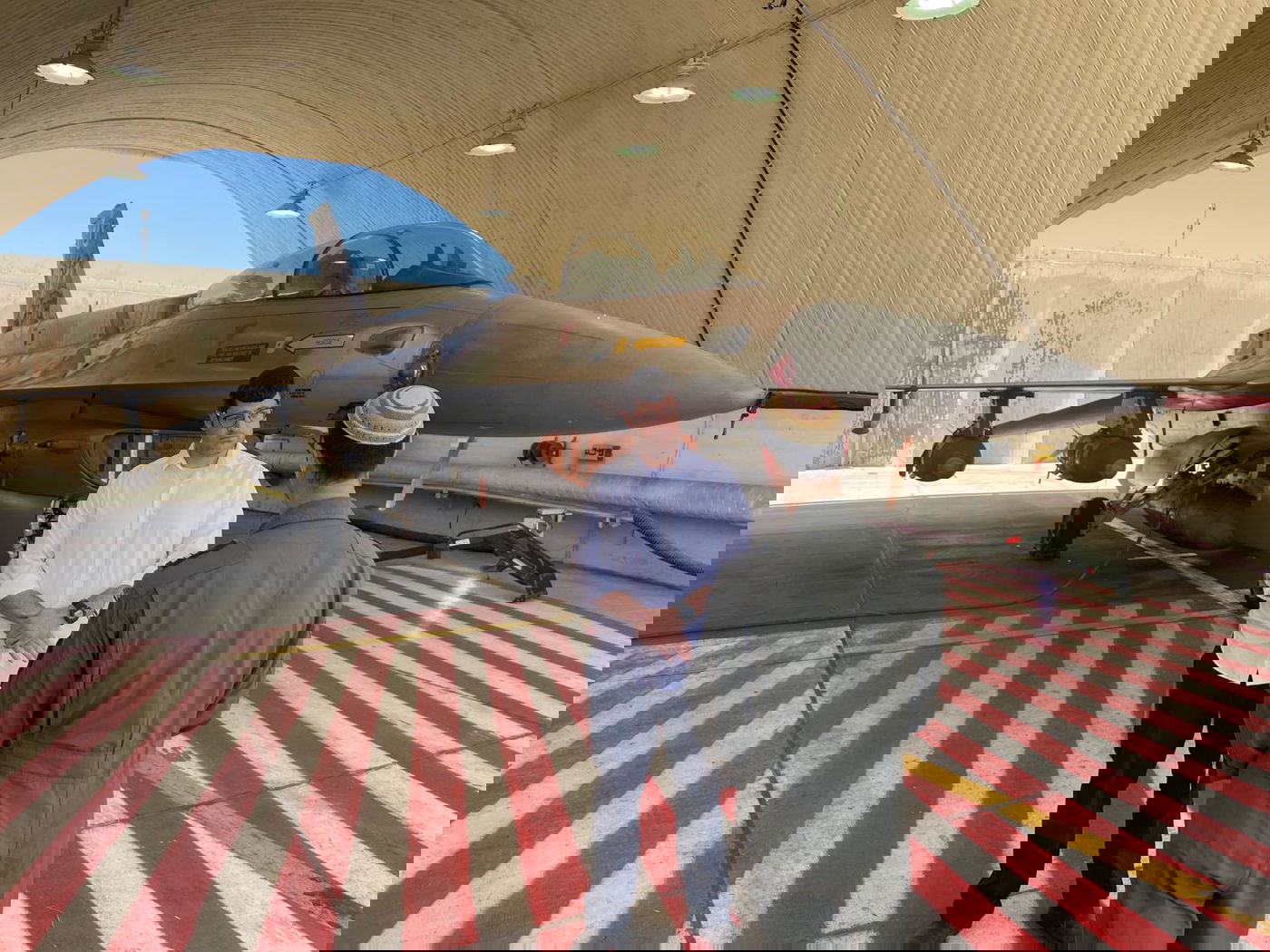 שיחה עם א', טייס F16