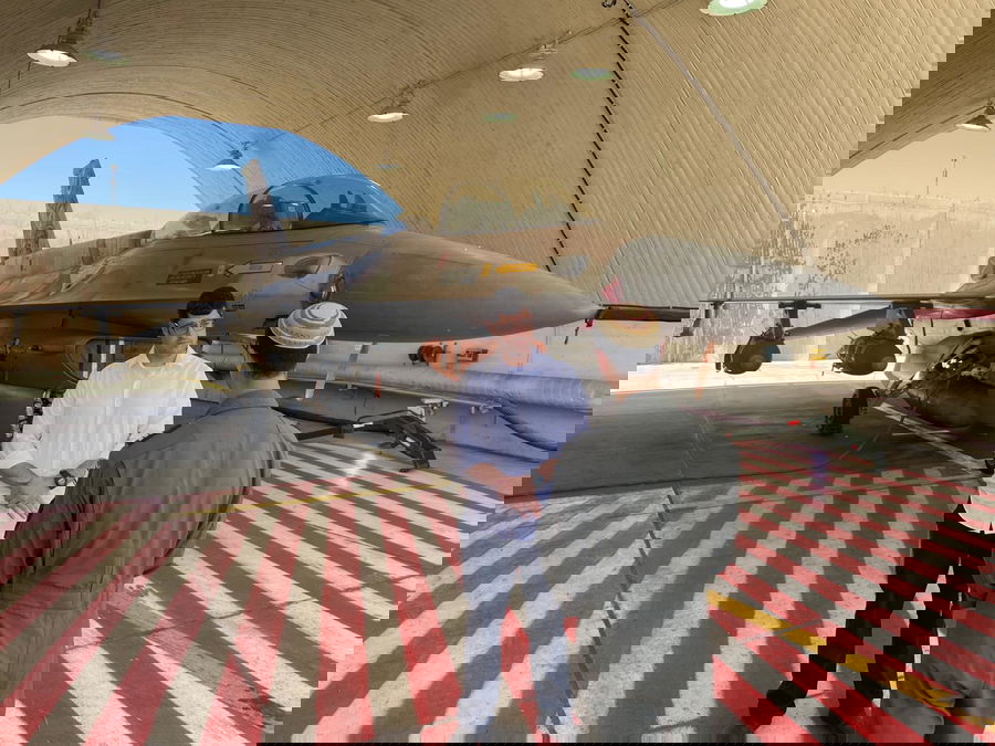 שיחה עם א', טייס F16