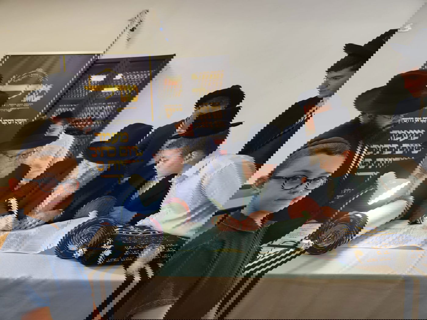 הכנסת ספר התורה, בחברון פתח תקווה