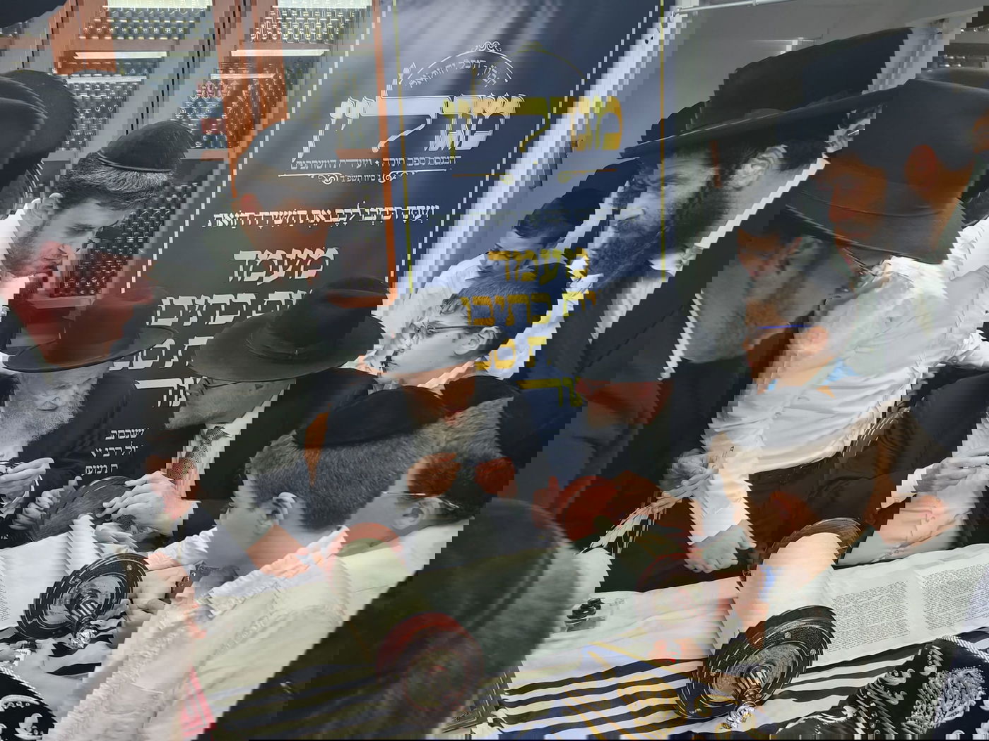 הכנסת ספר התורה, בחברון פתח תקווה