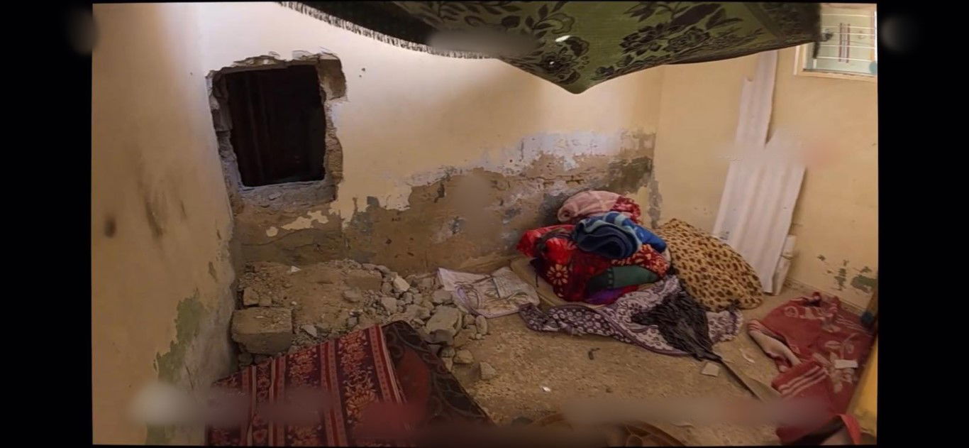 תיעוד: מעברי קירות ששימשו את מחבלי חמאס בתוך הבתים